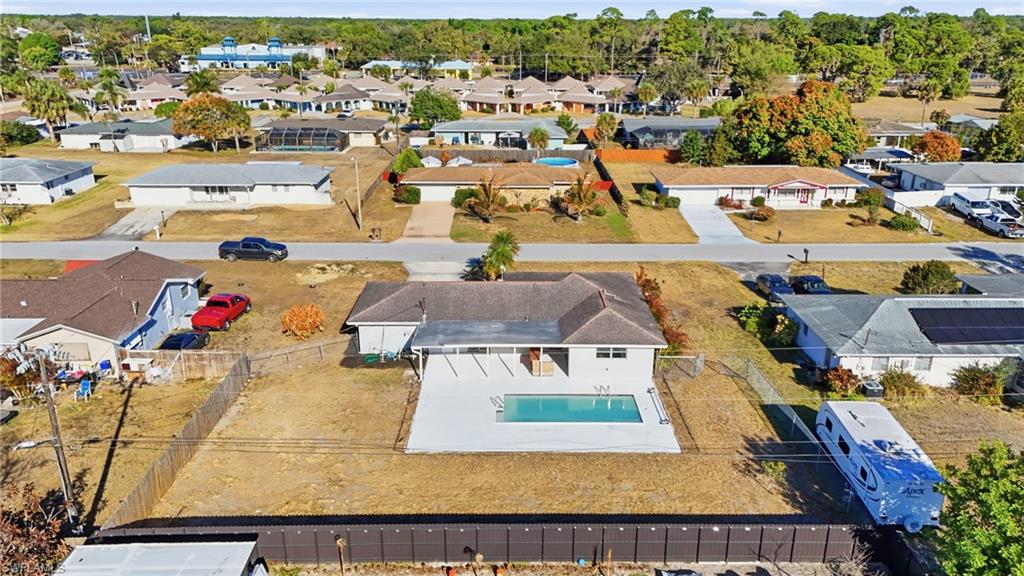 COUNTRY CLUB ESTATES - Residential