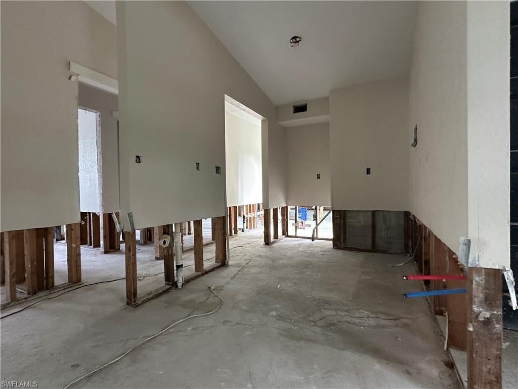 SANIBEL HIGHLANDS - Residential