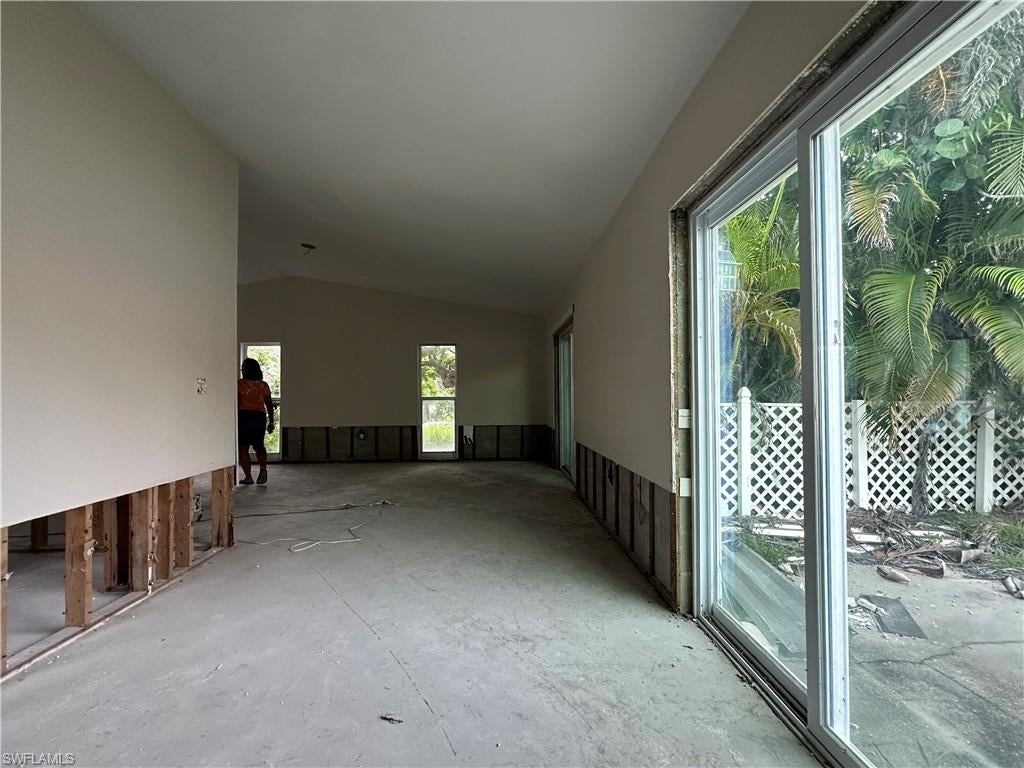 SANIBEL HIGHLANDS - Residential