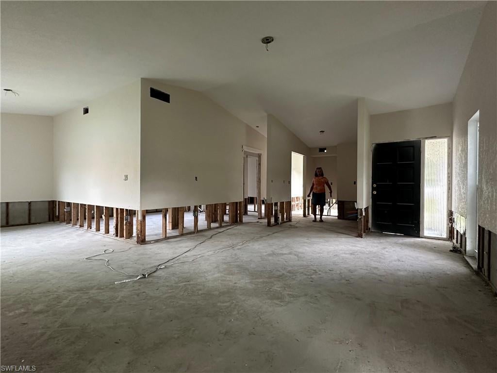 SANIBEL HIGHLANDS - Residential