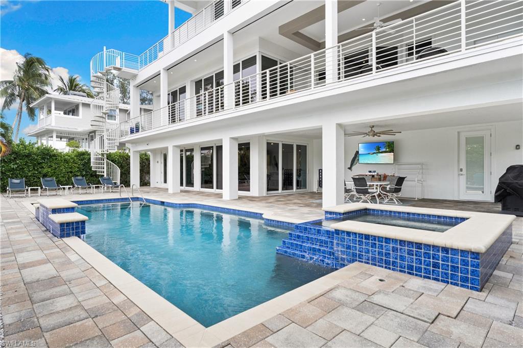 IMPERIAL SHORES - Residential