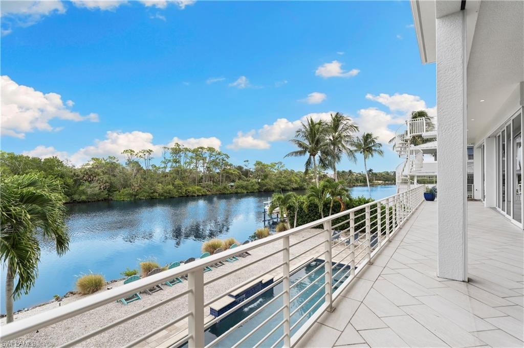 IMPERIAL SHORES - Residential