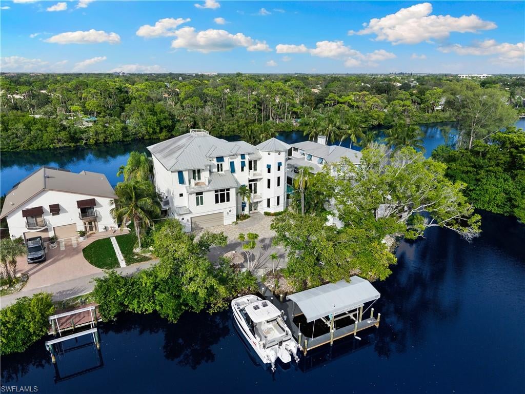 IMPERIAL SHORES - Residential