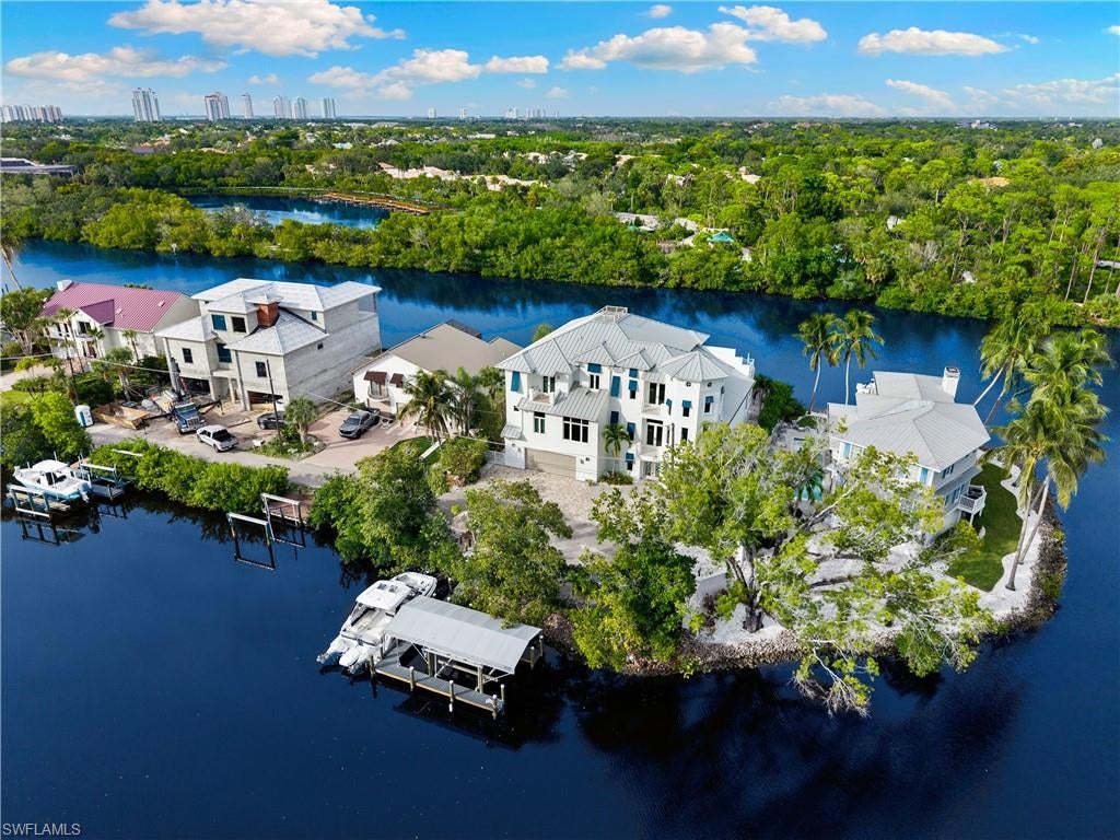 IMPERIAL SHORES - Residential