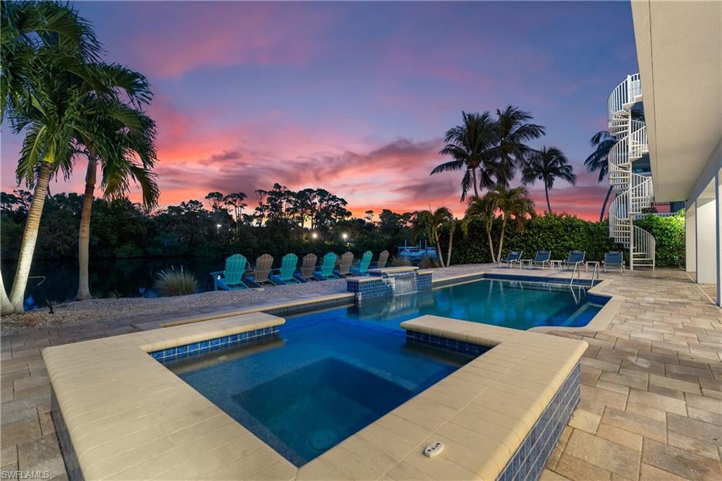 IMPERIAL SHORES - Residential