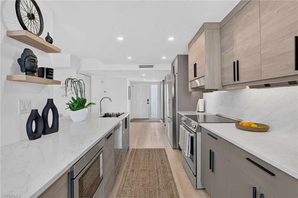 VANDERBILT SURF COLONY - Residential