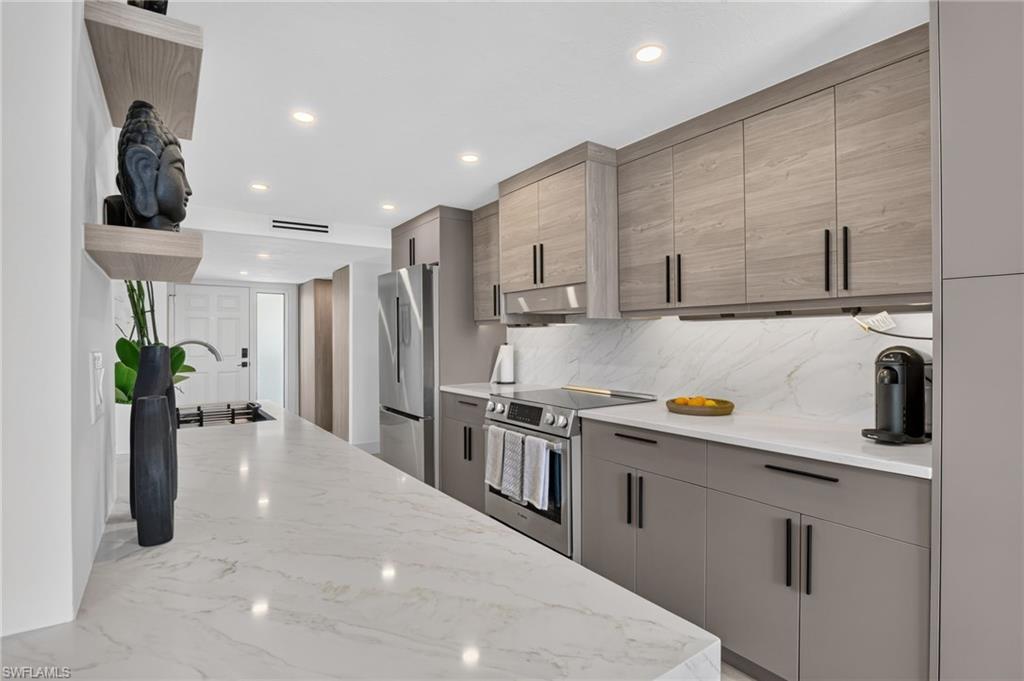 VANDERBILT SURF COLONY - Residential
