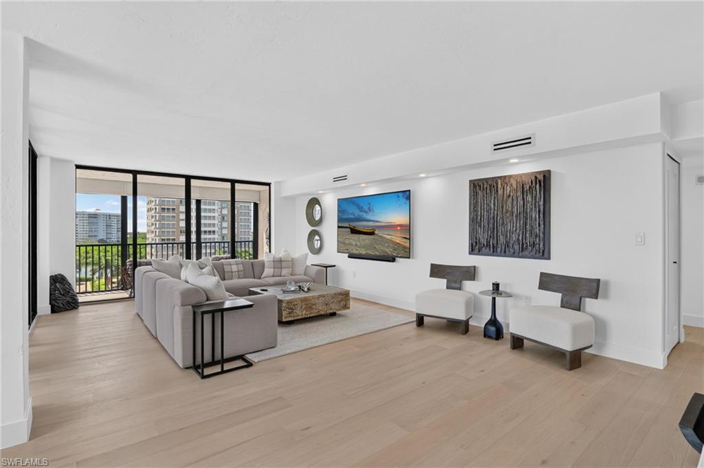 VANDERBILT SURF COLONY - Residential
