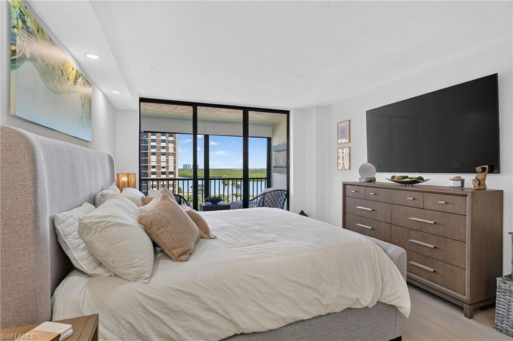 VANDERBILT SURF COLONY - Residential