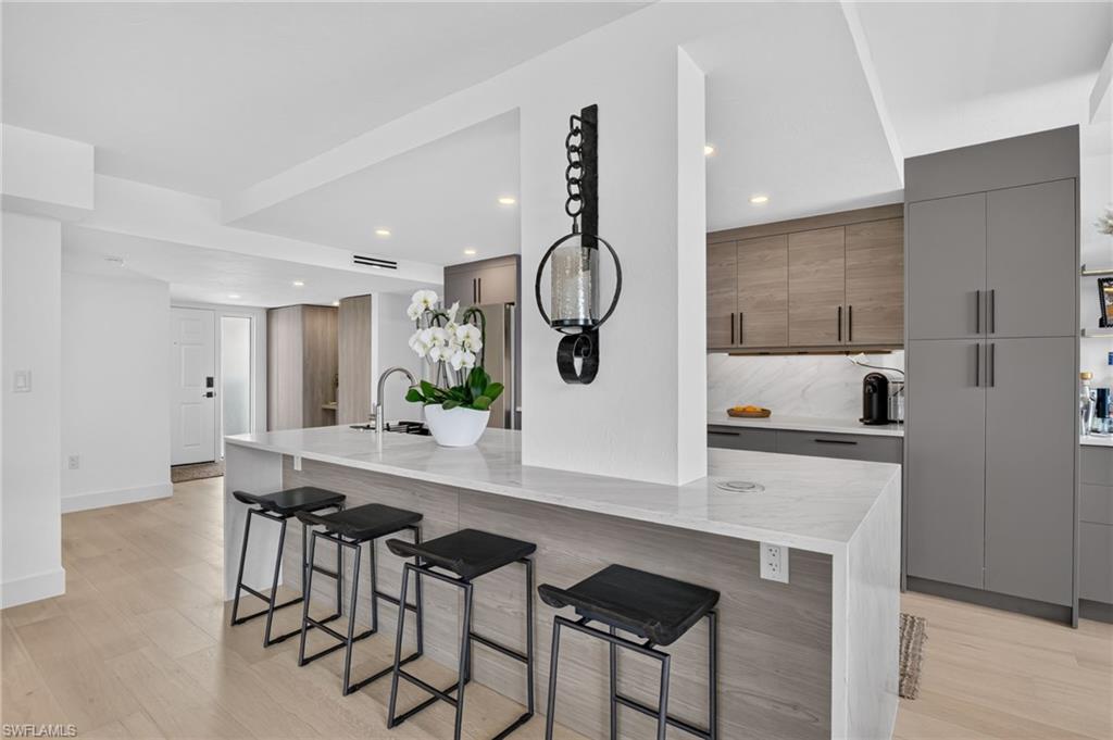 VANDERBILT SURF COLONY - Residential