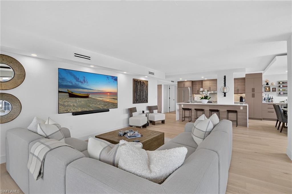 VANDERBILT SURF COLONY - Residential