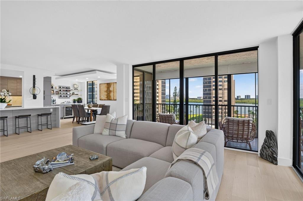 VANDERBILT SURF COLONY - Residential