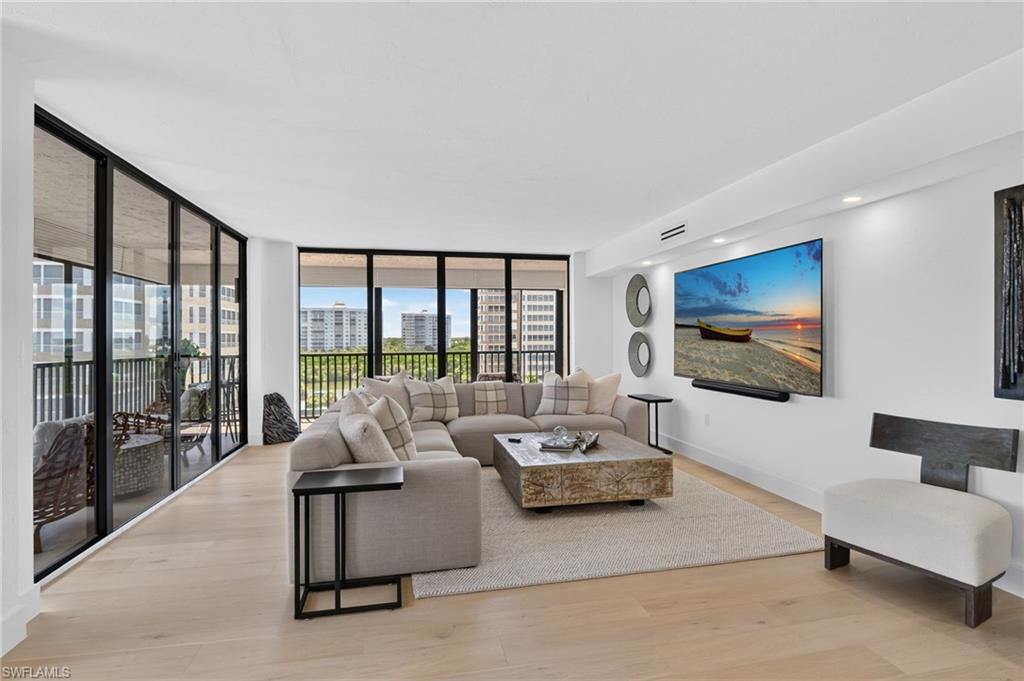 VANDERBILT SURF COLONY - Residential