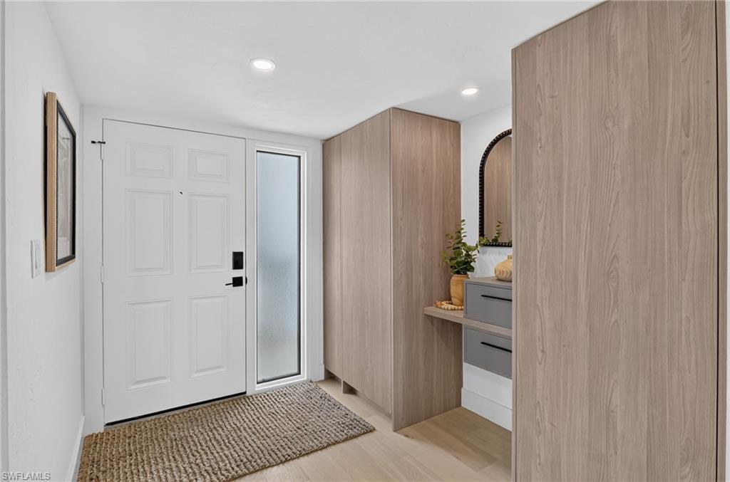 VANDERBILT SURF COLONY - Residential