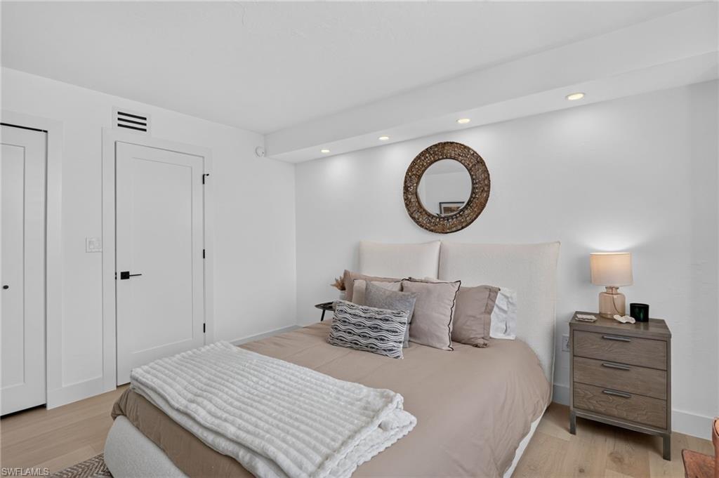 VANDERBILT SURF COLONY - Residential