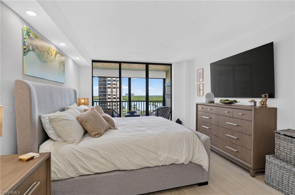 VANDERBILT SURF COLONY - Residential