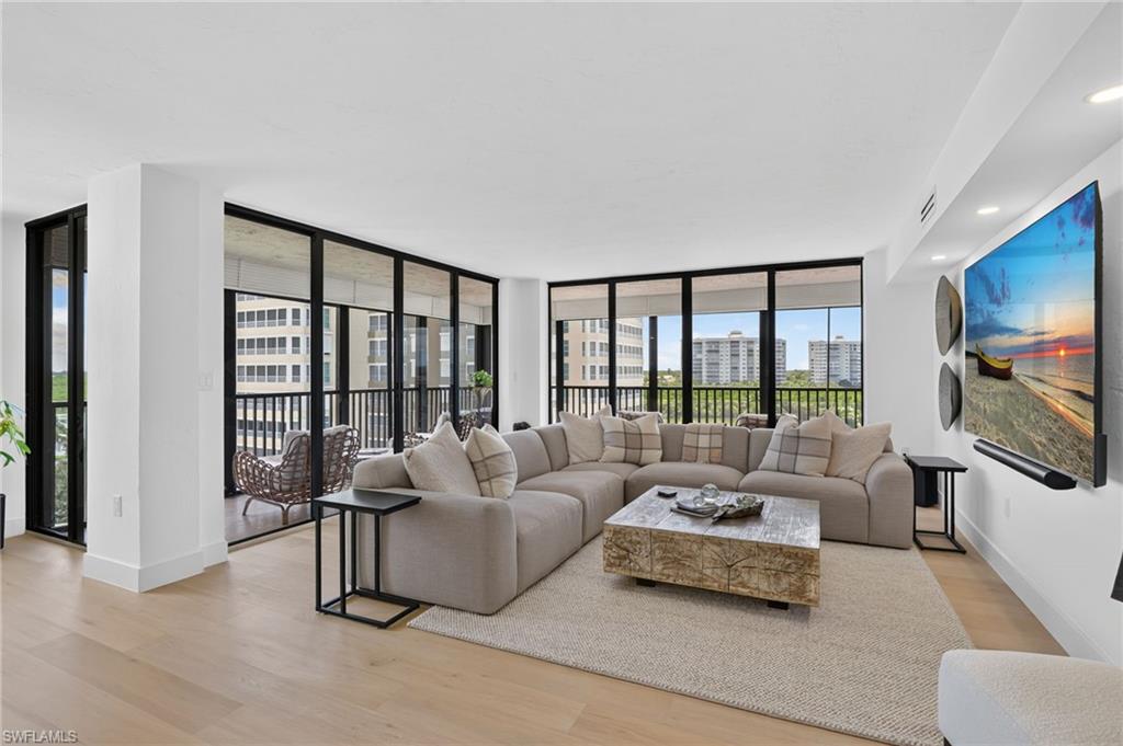 VANDERBILT SURF COLONY - Residential