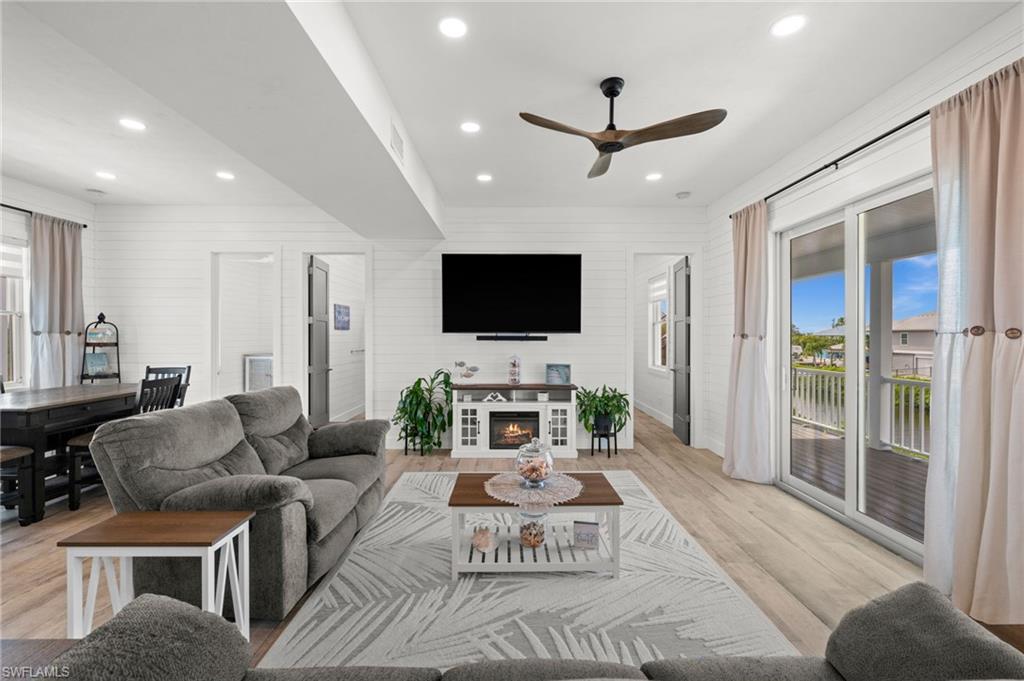 BUTTONWOOD KEY - Residential