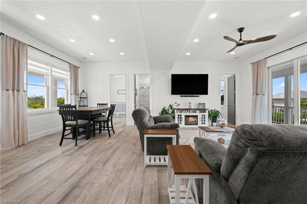 BUTTONWOOD KEY - Residential