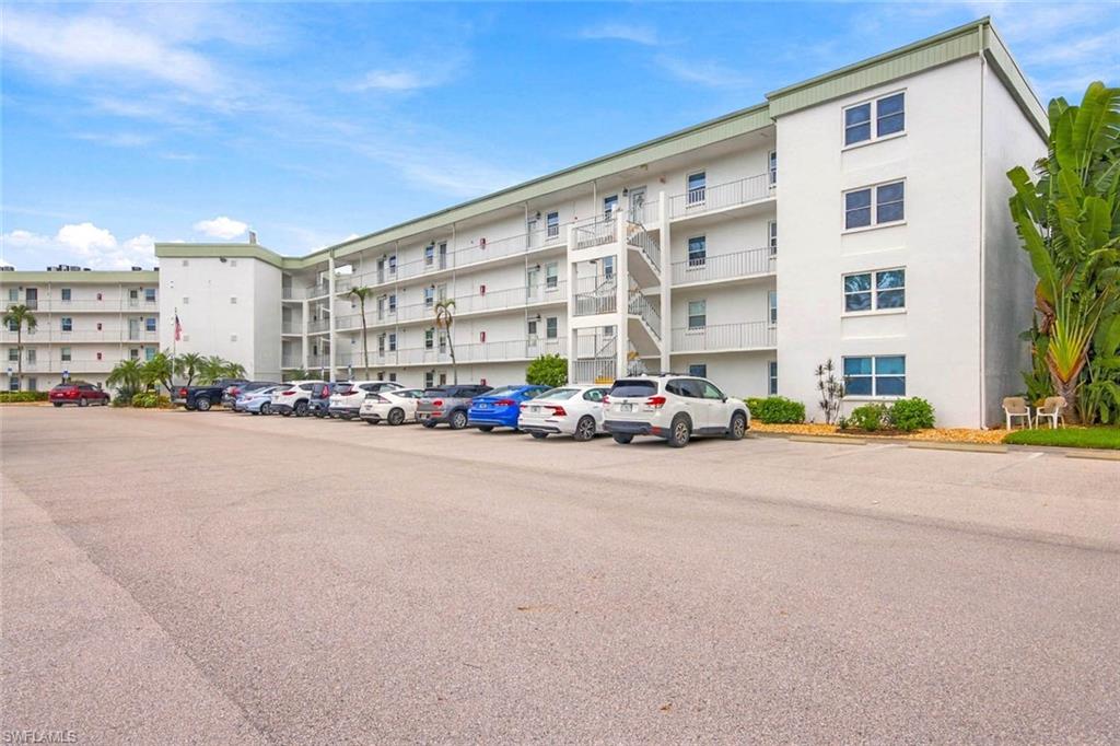 SEVEN LAKES - Residential