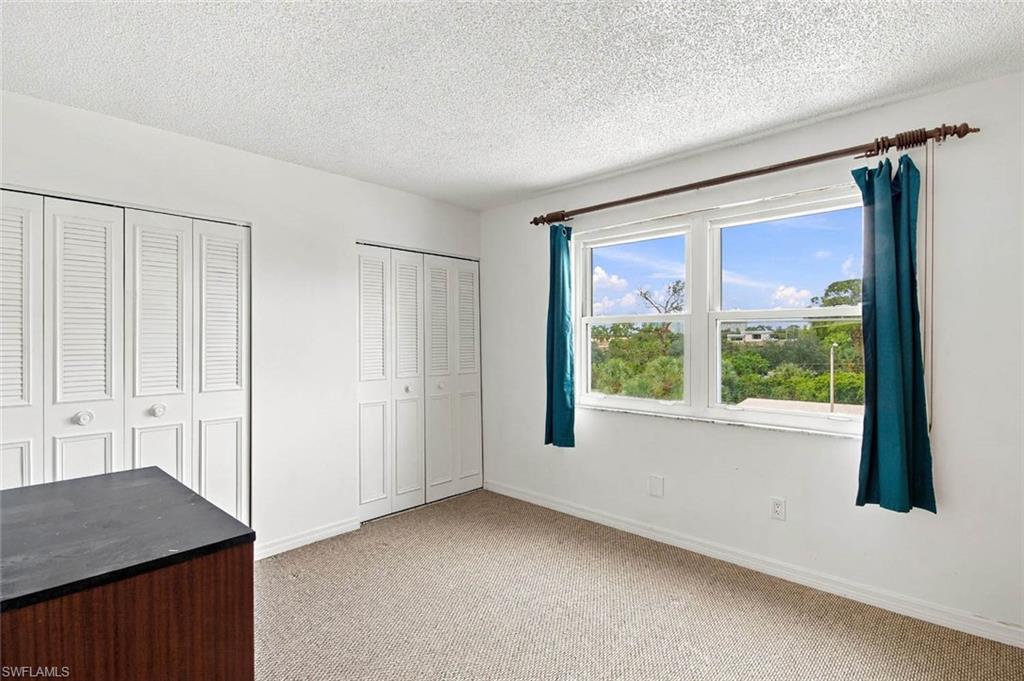SEVEN LAKES - Residential