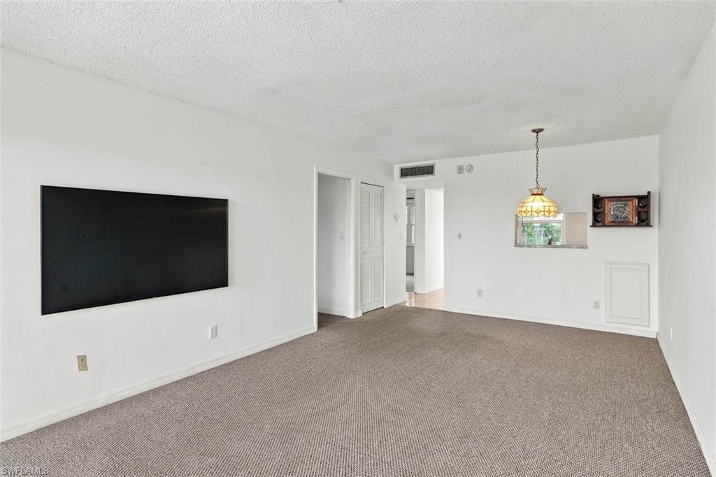 SEVEN LAKES - Residential