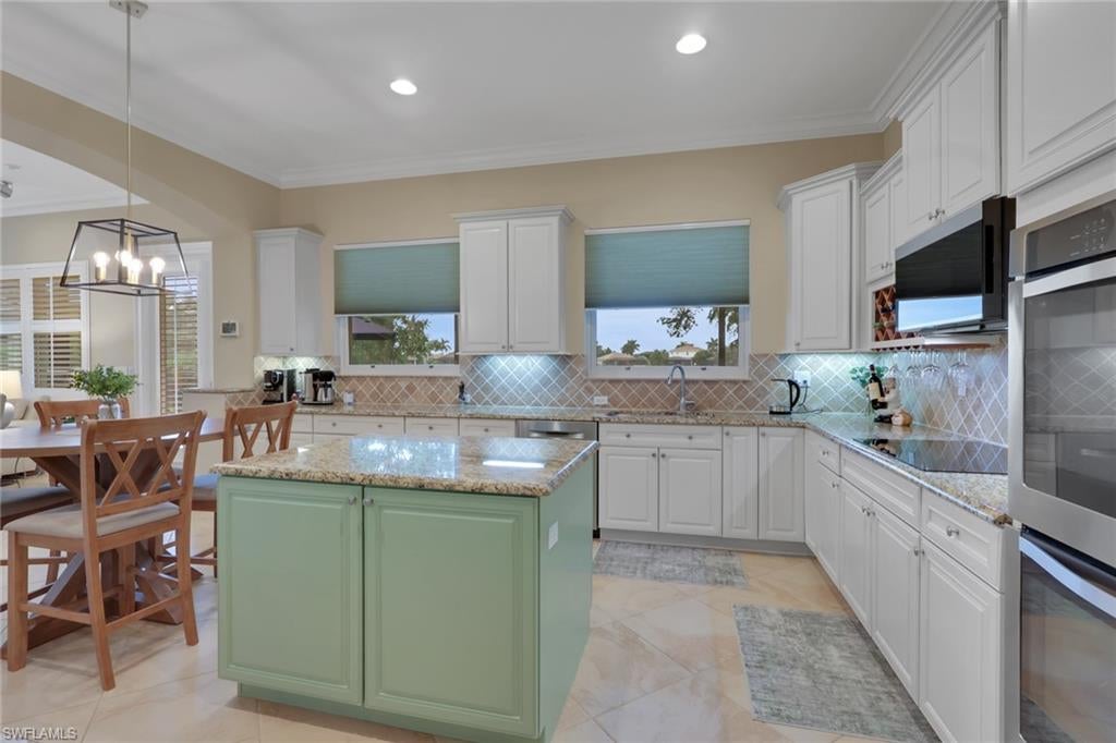 CATALINA ISLES - Residential
