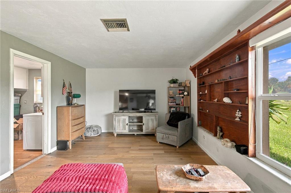 WILLOW LAKE - Residential