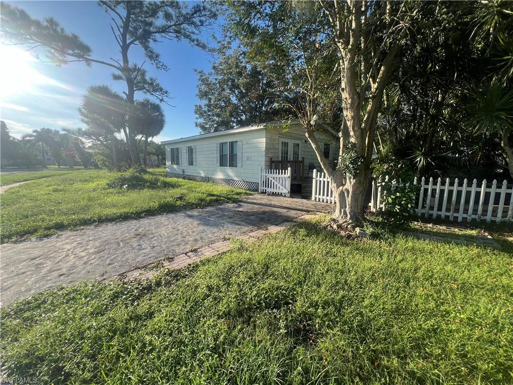 SEMINOLE MANOR - Residential