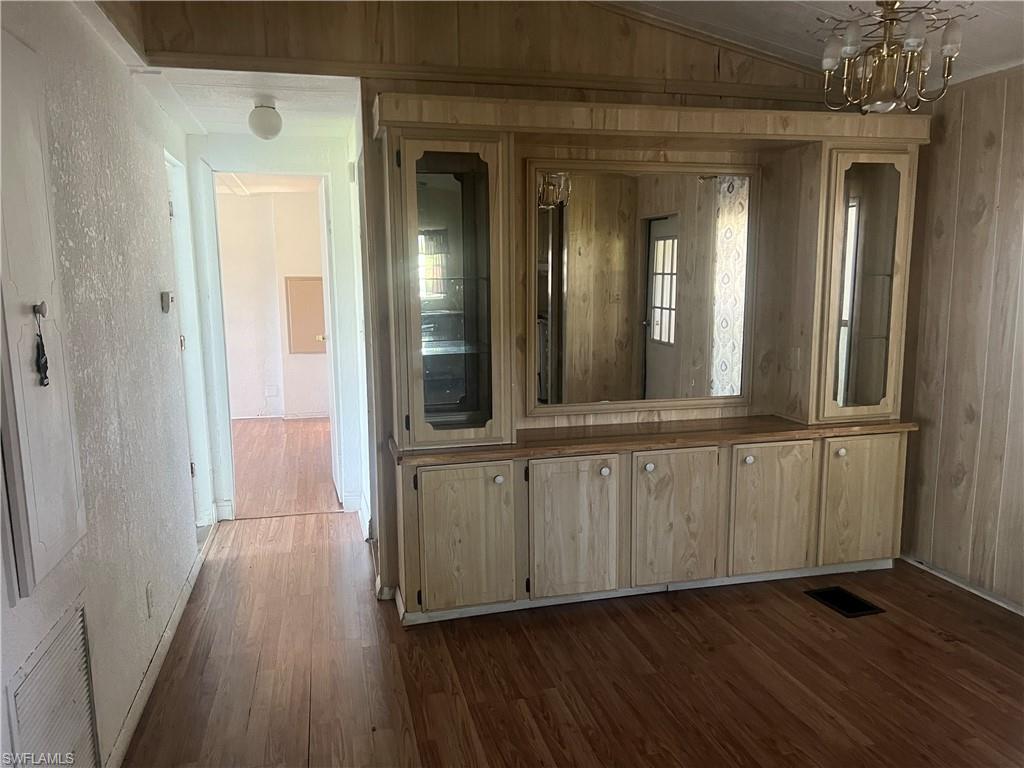 SEMINOLE MANOR - Residential