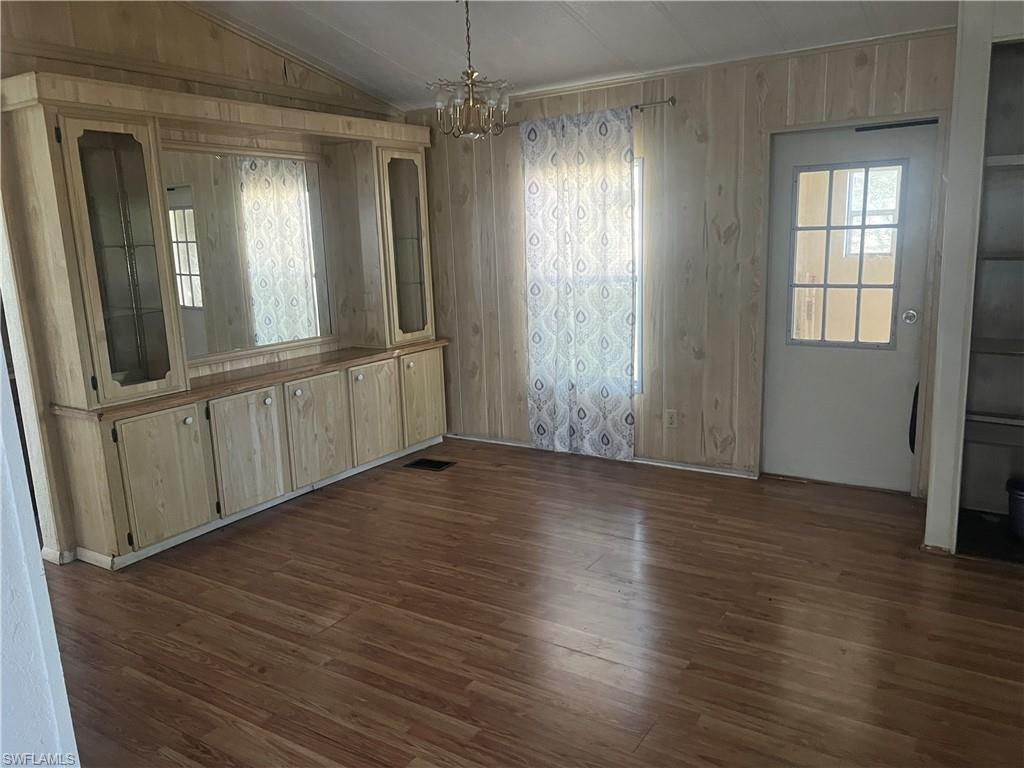 SEMINOLE MANOR - Residential