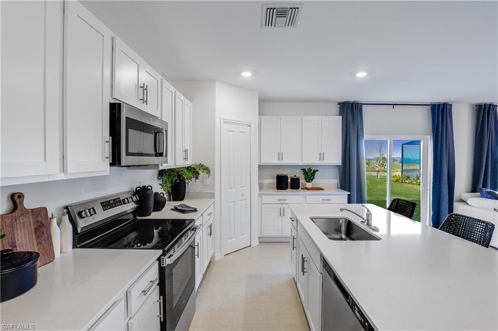 SABAL GLEN AT MIDTOWN - Residential