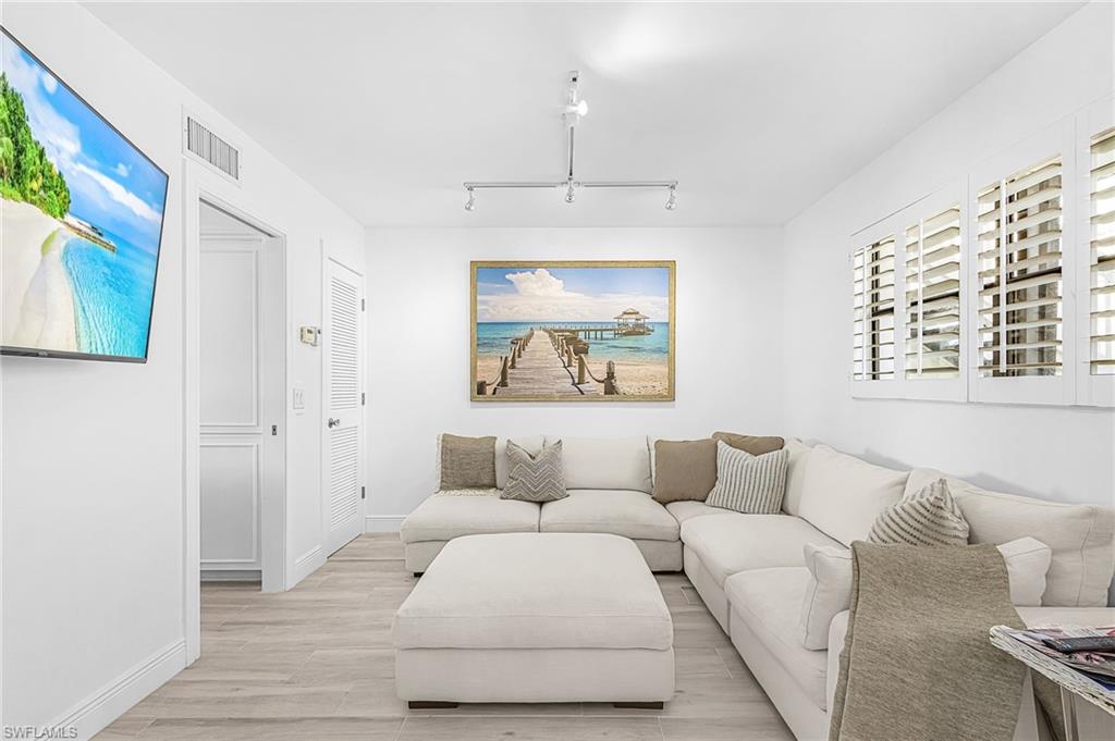 CHESAPEAKE POINT - Residential Lease