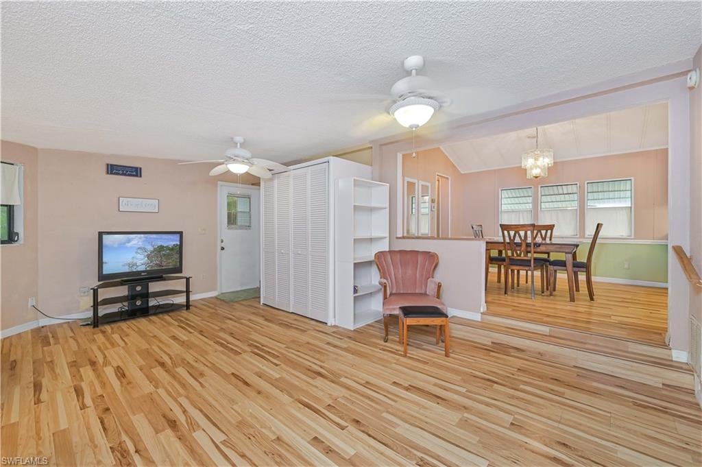 CORKSCREW WOODLANDS - Residential Lease