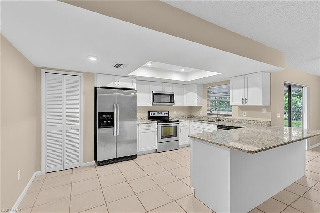 SAN CARLOS PARK - Residential