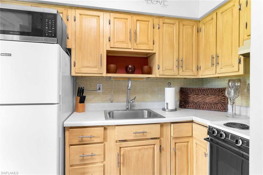 SEABREEZE WEST - Residential