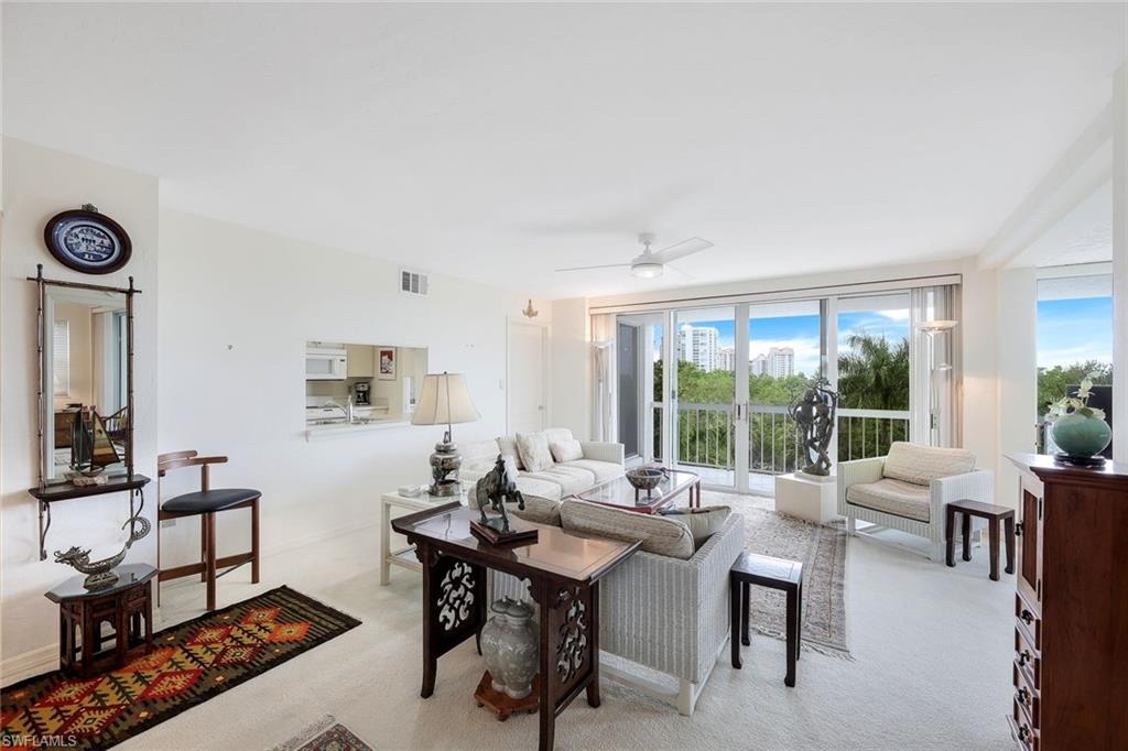 ST TROPEZ - Residential Lease