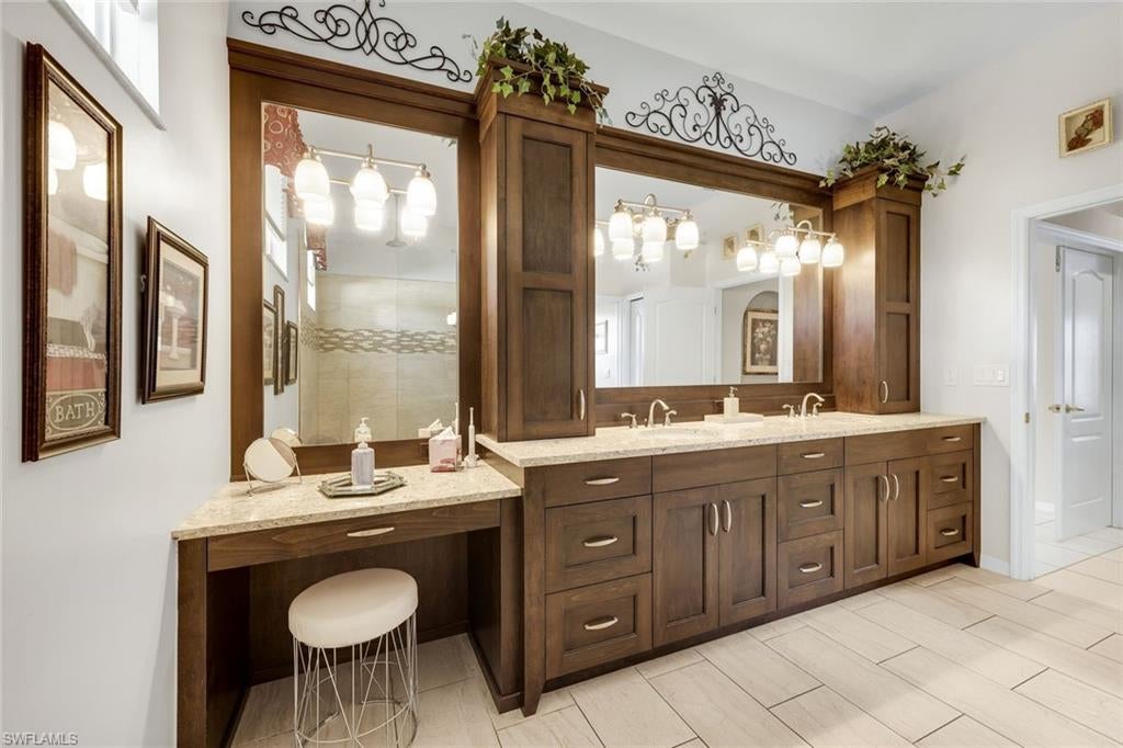 HIGHLAND WOODS - Residential