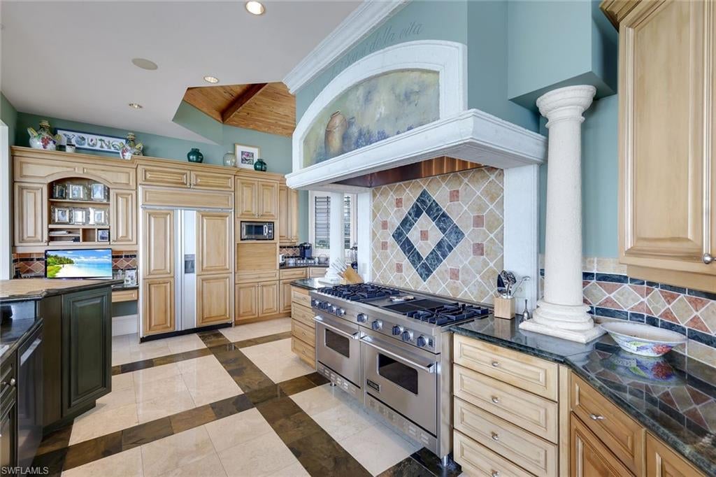 MARCO ISLAND - Residential