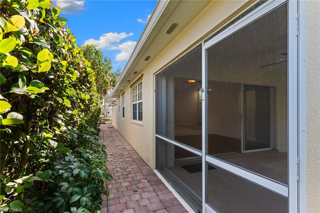 ISLAND WALK - Residential
