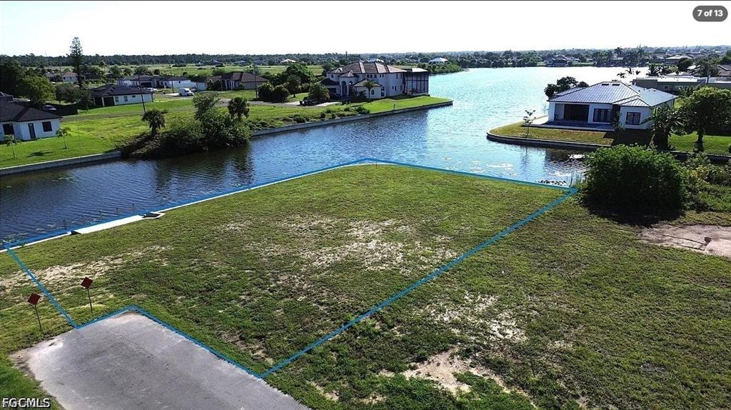 CAPE CORAL - Land