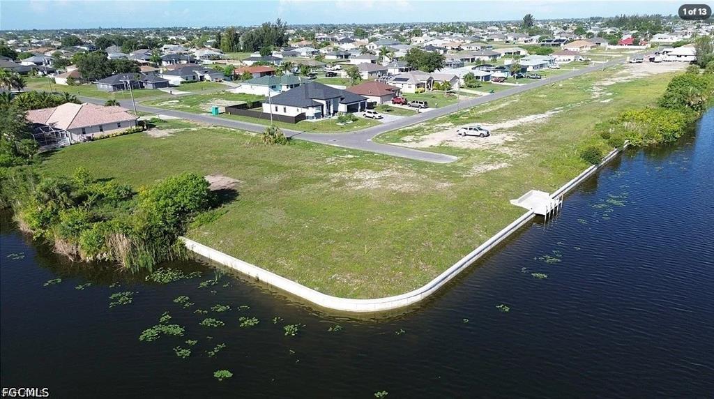 CAPE CORAL - Land