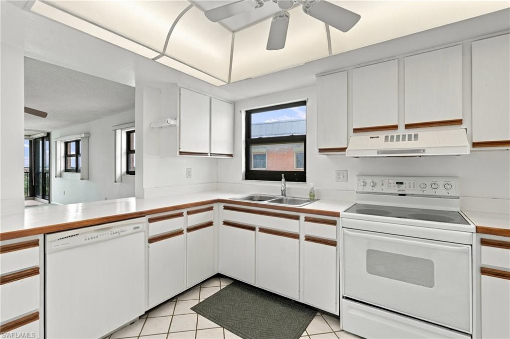 RIVER TOWERS CONDO - Residential