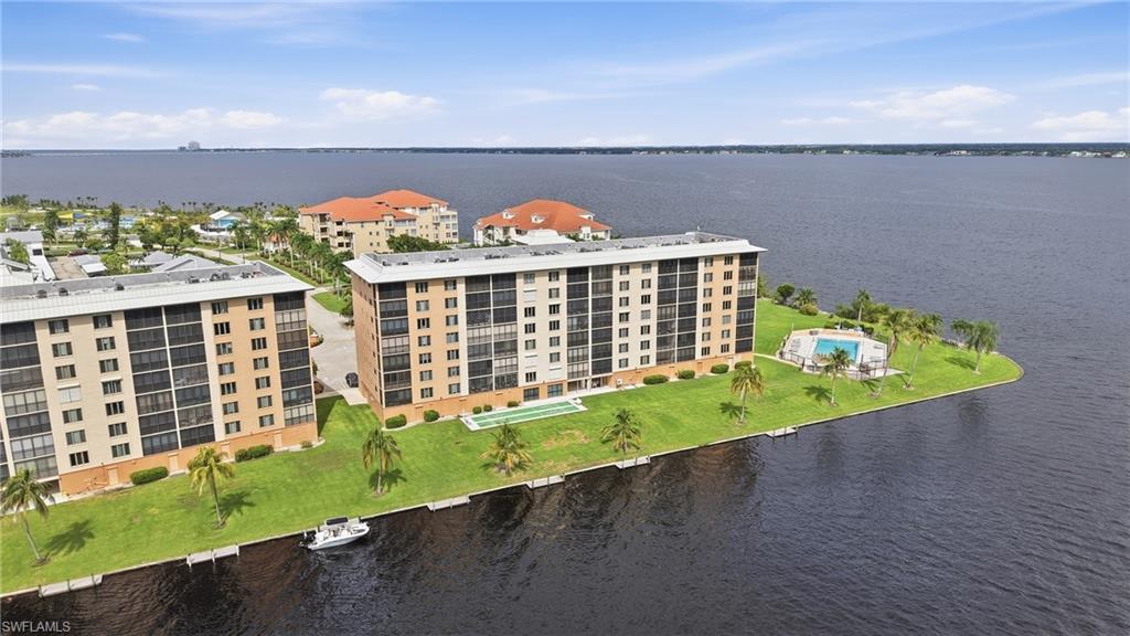 RIVER TOWERS CONDO - Residential