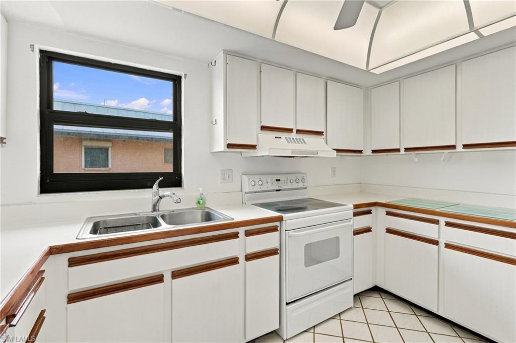 RIVER TOWERS CONDO - Residential