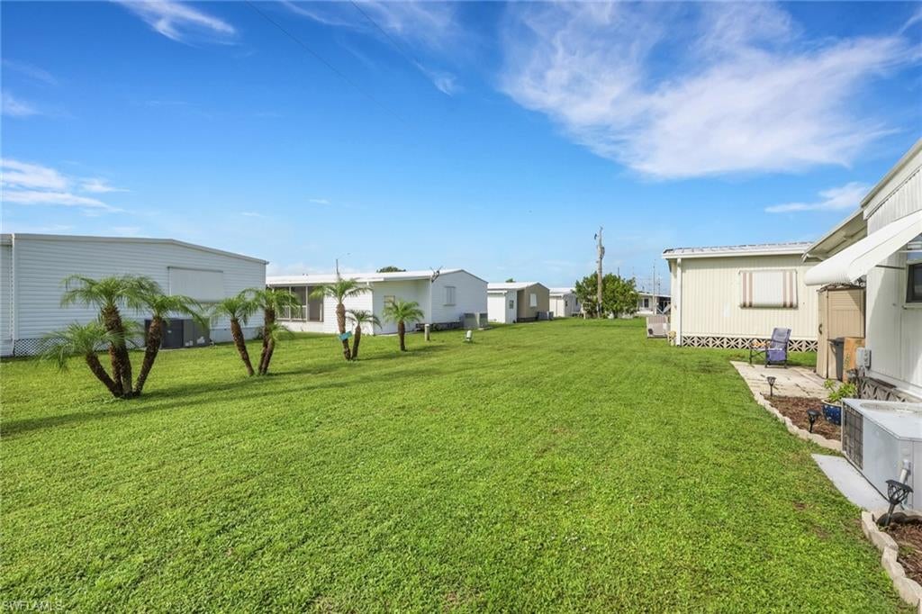LEESURE VILLAGE - Residential