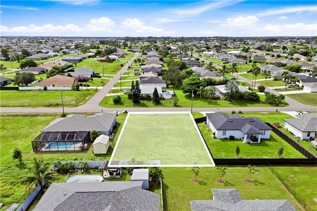 CAPE CORAL - Land