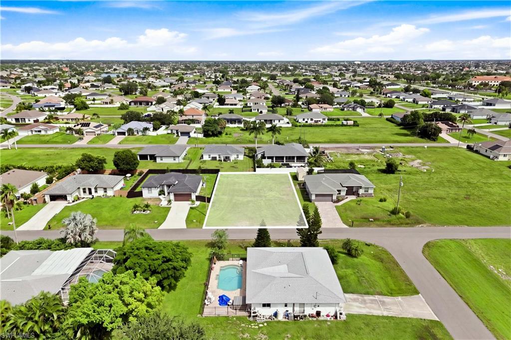 CAPE CORAL - Land