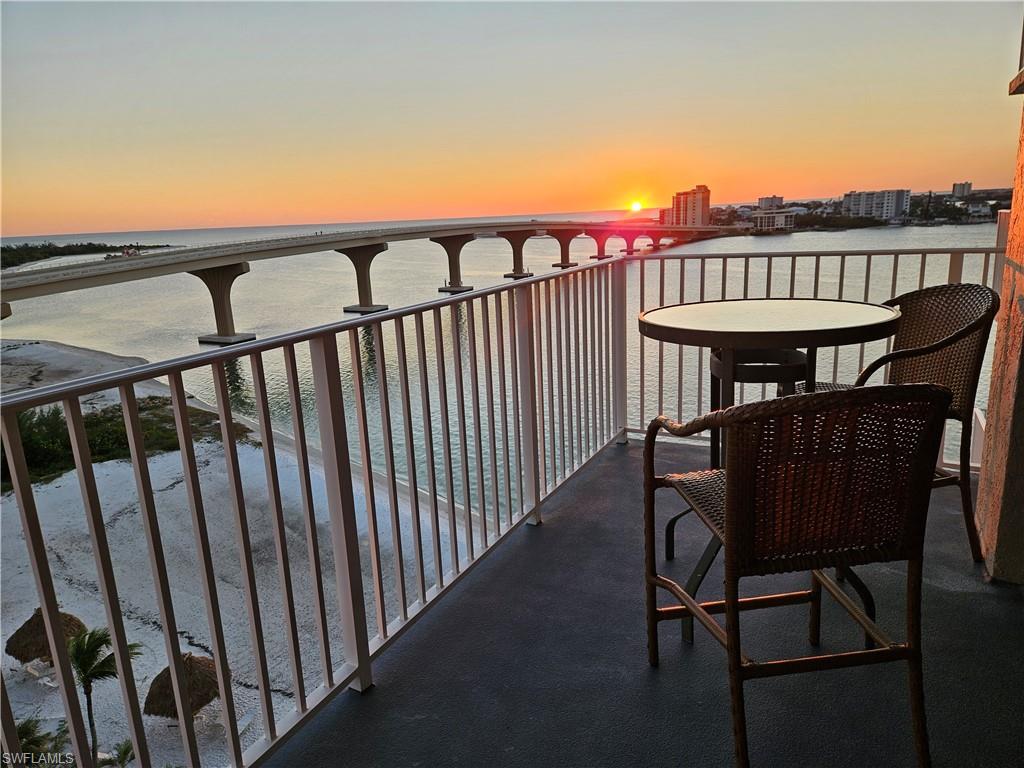 LOVERS KEY BEACH CLUB - Residential