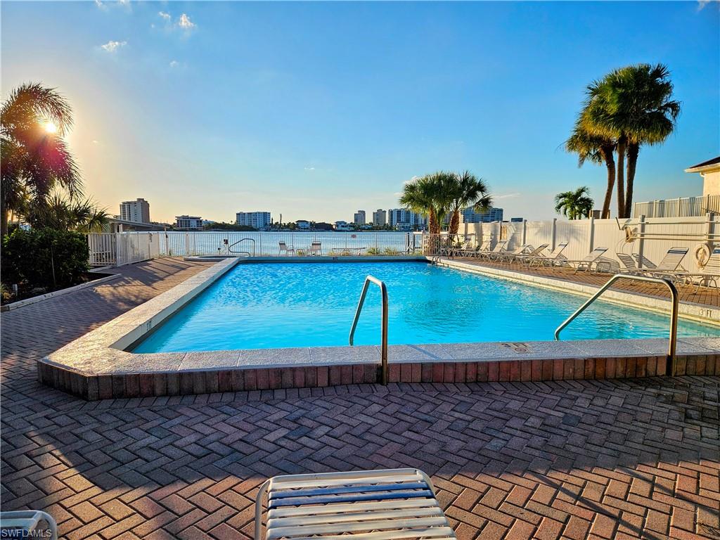 LOVERS KEY BEACH CLUB - Residential